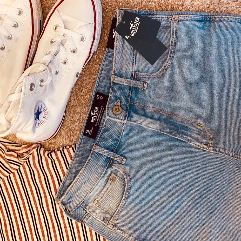 ❄️NWT❄️ Hollister High Rise Mom Jean